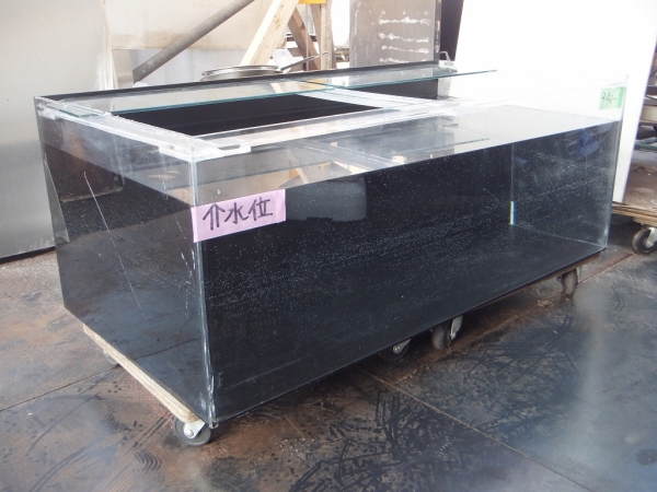中古 アクリル水槽　活魚 生簀　幅1200×奥行600×高さ450 mm